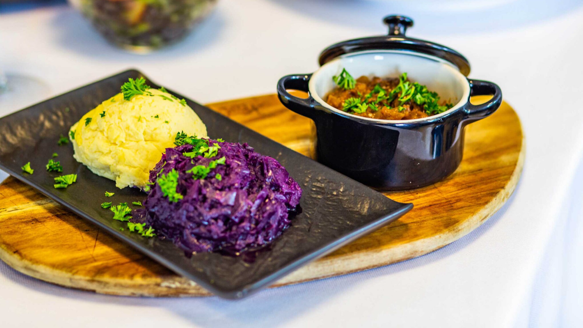 Koelverspakket - Maaltijd met aardappelpuree, stoofvlees, en rode kool